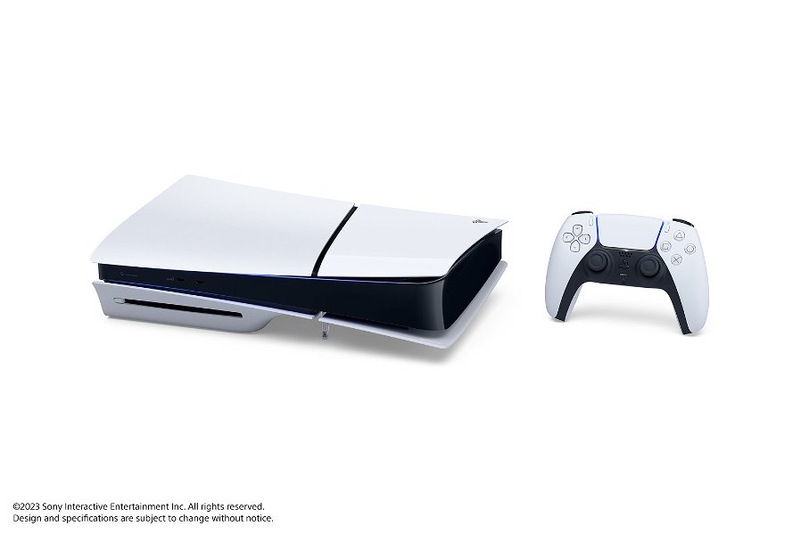 Immagine di PS5 Slim, spuntano le prime foto a confronto con l'originale