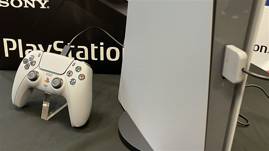 Immagine di Una PS5 personalizzata a tema PS1 esiste, ma non è per tutti