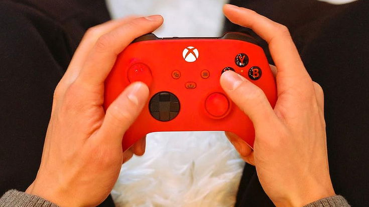 C'è un nuovo controller Xbox in arrivo che "imita" DualSense