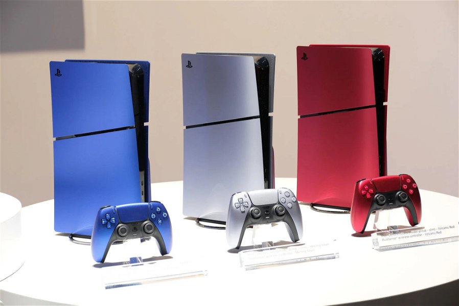 PS5 Slim si rifà il look: svelate le prime scocche ufficiali - SpazioGames