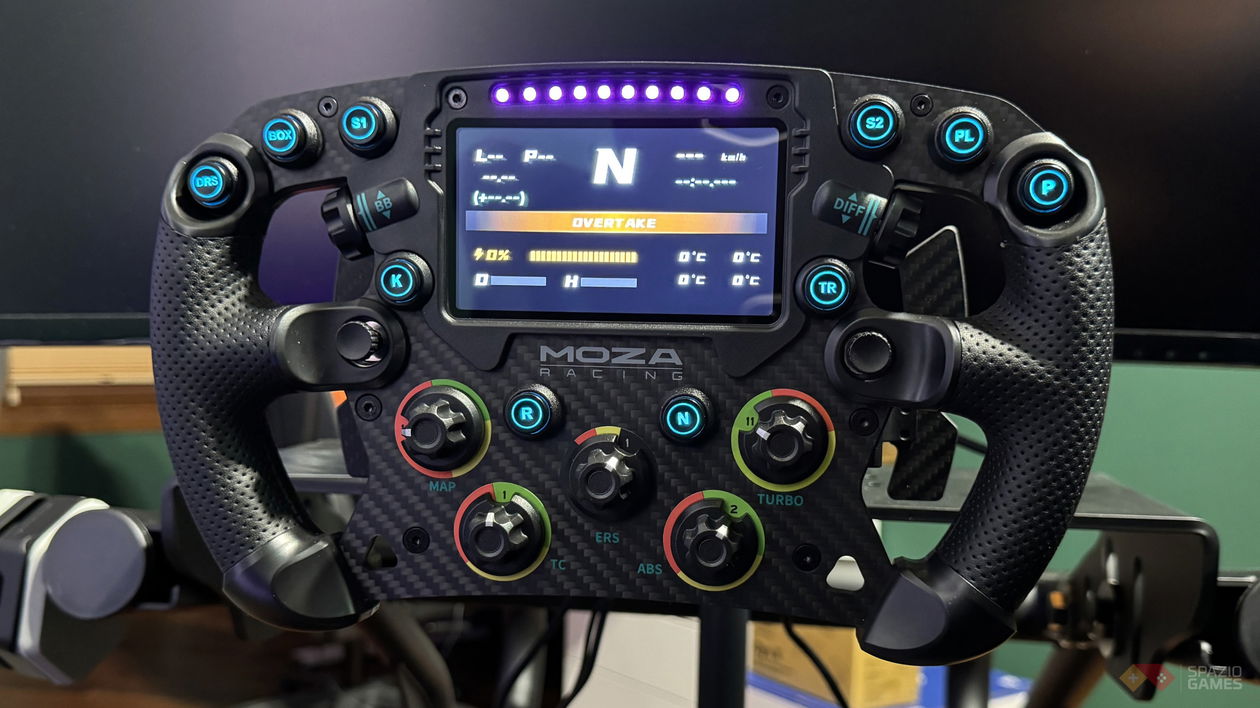 Immagine di Moza R9, FSR Formula e pedali CRP | Recensione - Come una monoposto da F1?