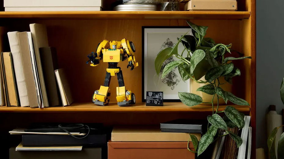 Immagine di Arriva il nuovo set Lego Transformers! Fate largo a Bumblebee!!