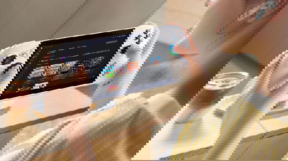 Immagine di ROG Xbox Ally è ufficiale, ecco la console portatile di Xbox
