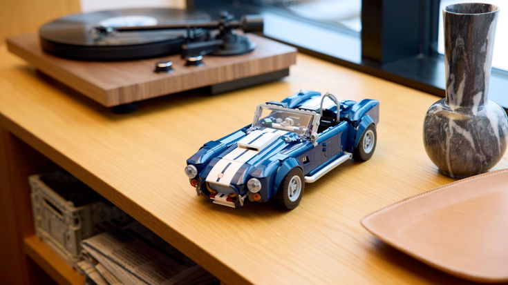 LEGO lancia il set della leggendaria Shelby Cobra 427 S/C