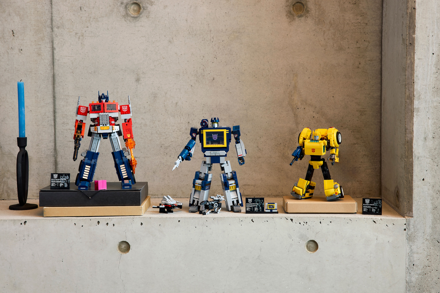 LEGO Icons 10358 Soundwave: da robot a lettore di cassette