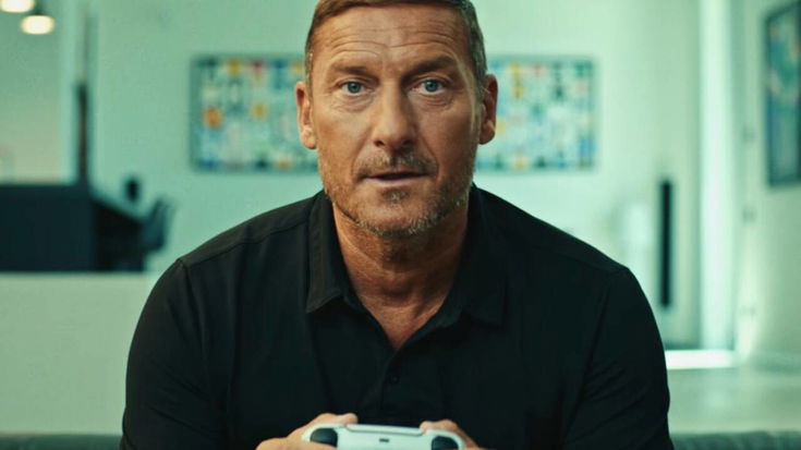 FC 26, Totti debutta come icona con un videomessaggio ai fan