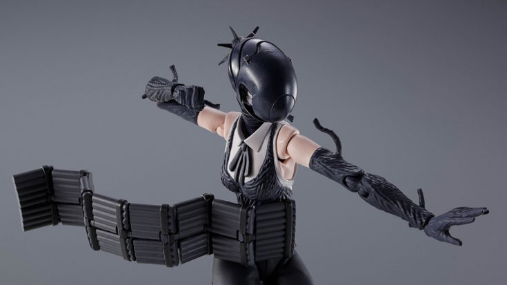 Chainsaw Man: Bomb esplode in versione SH Figuarts di Bandai