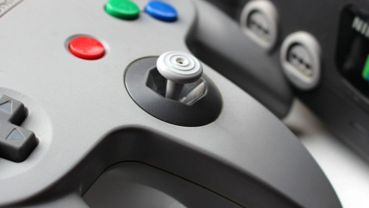 Fan trasforma un controller N64 in un Game Boy Micro