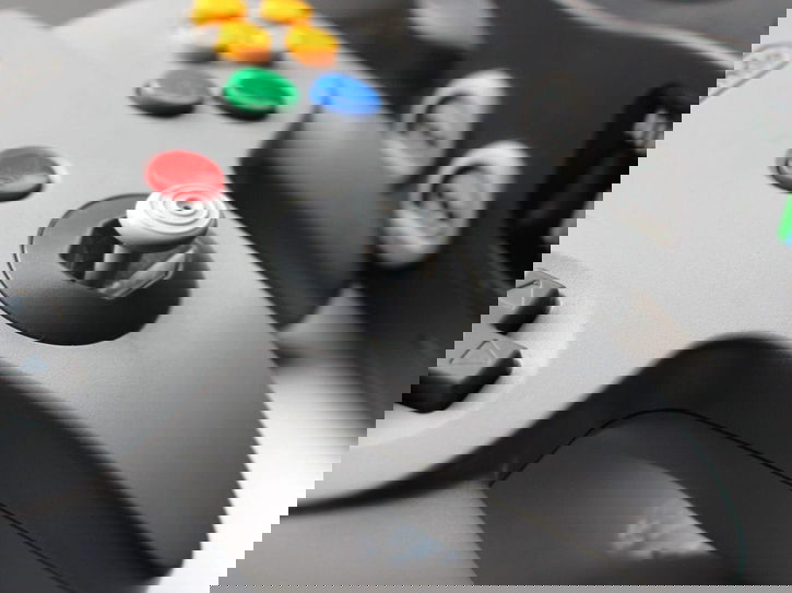 Immagine di Fan trasforma un controller N64 in un Game Boy Micro