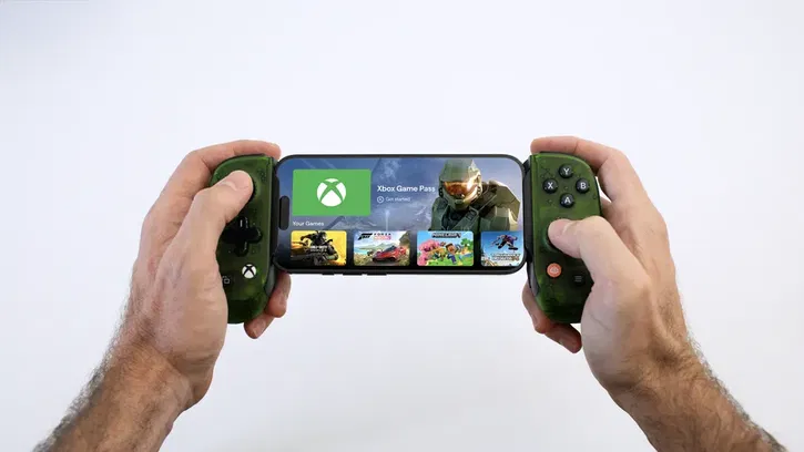 Immagine di Lo smartphone diventa una console Xbox con Backbone Pro