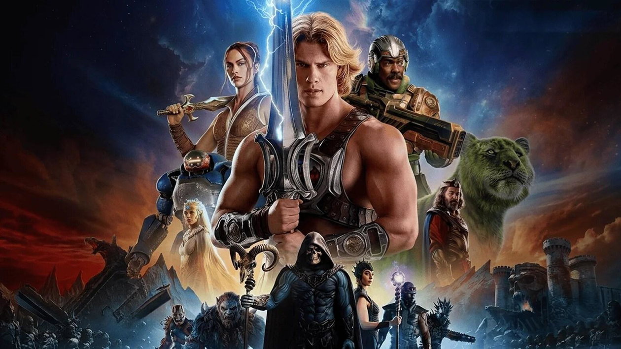 Immagine di Masters of the Universe, recensione: He-Man alza la spada, ma il film non trova mai il potere