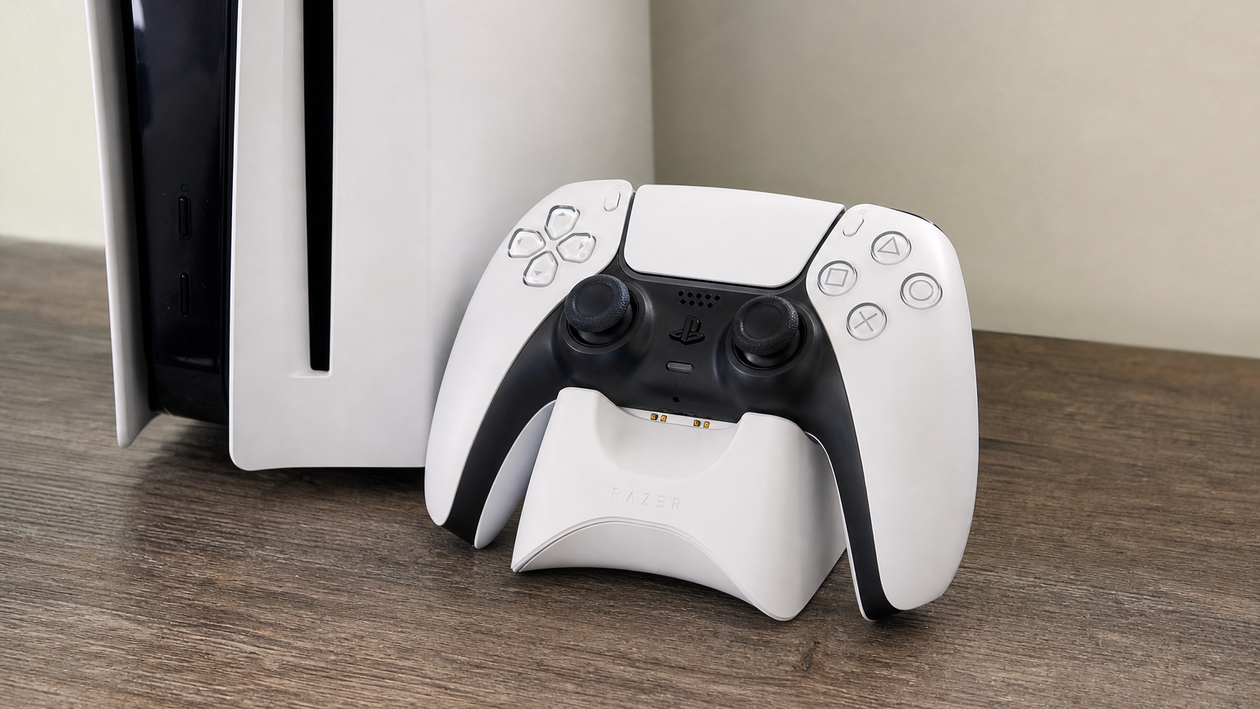 Immagine di DualSense sempre pronto: base Razer PS5 a 27,99€ su Amazon