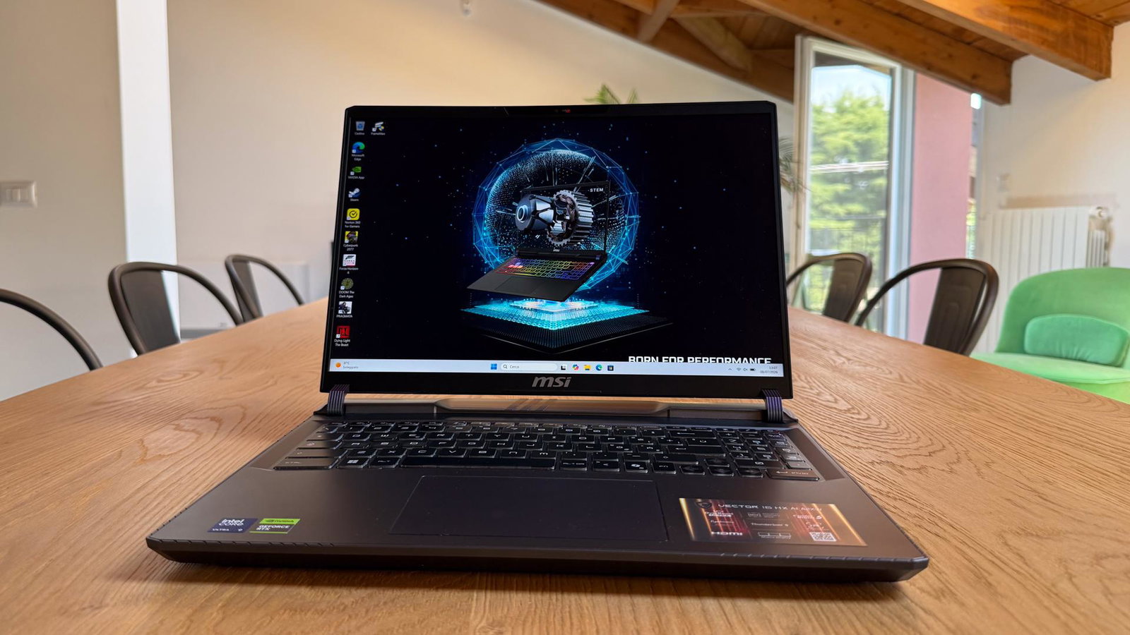 Cosa fa davvero una RTX 5080 dentro un portatile? Abbiamo testato un MSI Vector per scoprirlo