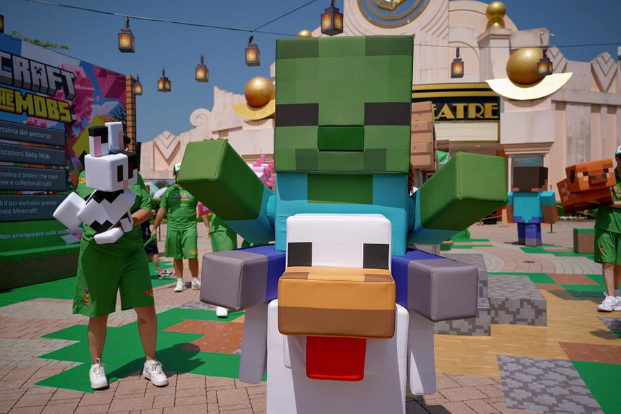Creeper e Chicken Jockey nel percorso Minecraft Meet The Mobs a Gardaland