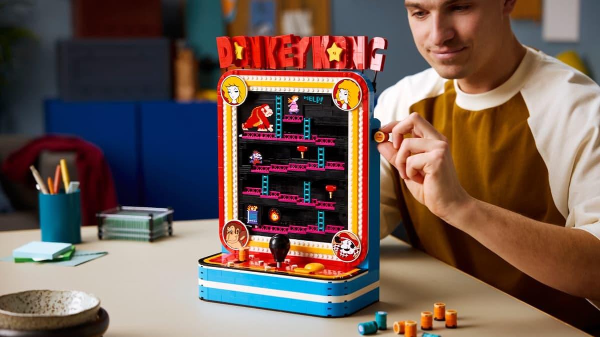 Donkey Kong Arcade diventa un set LEGO interattivo con Jumpman e barili