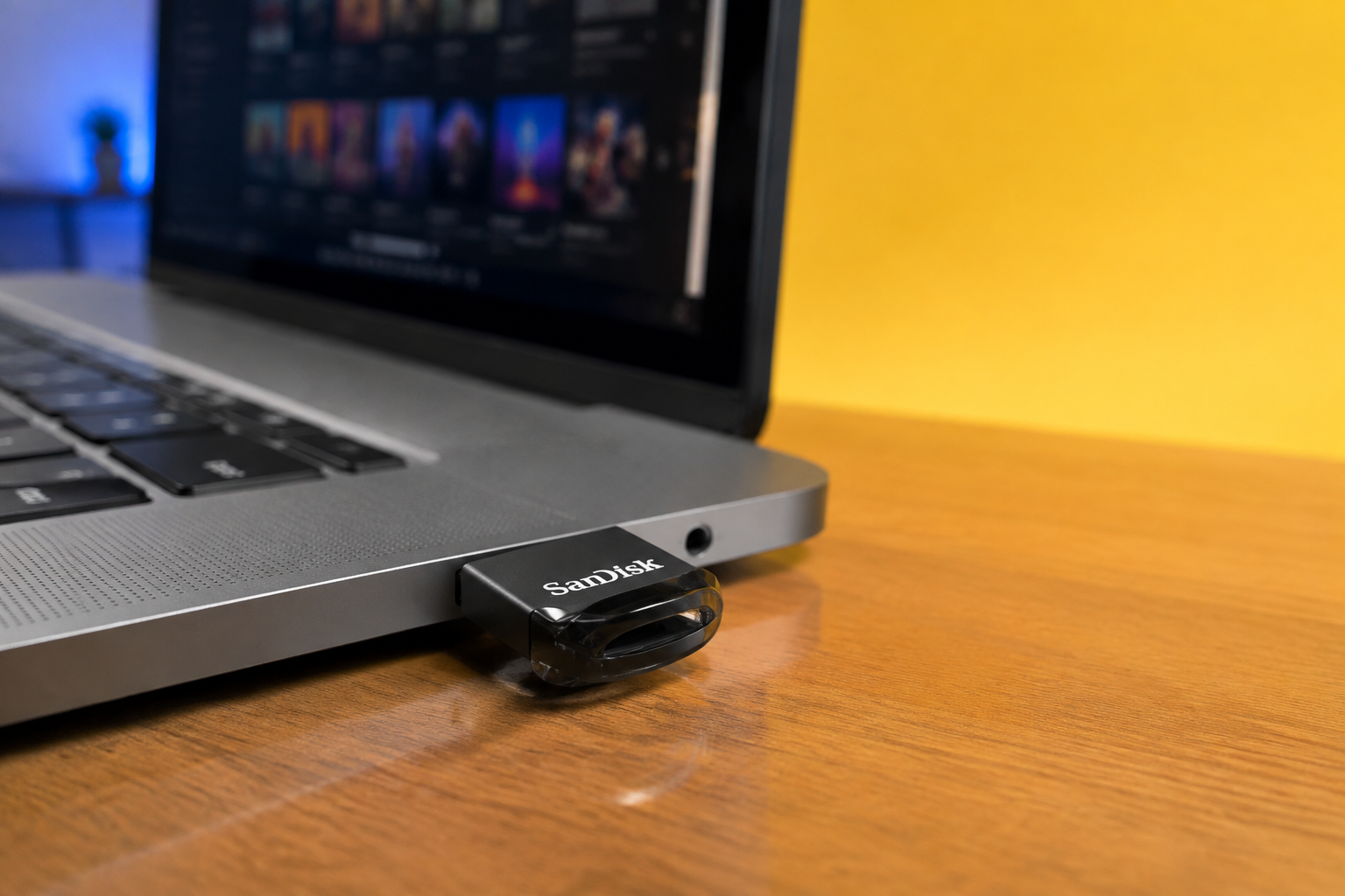 SanDisk Ultra Fit 64GB a 16,99€, resta collegata senza ingombrare