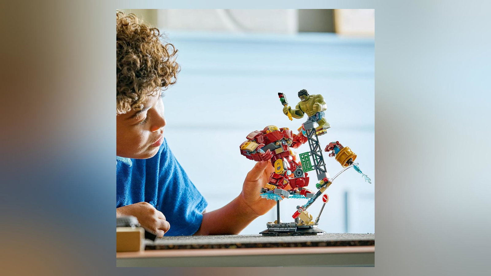 LEGO Marvel Hulkbuster vs. Hulk sotto i 48€, un regalo riuscito per i fan