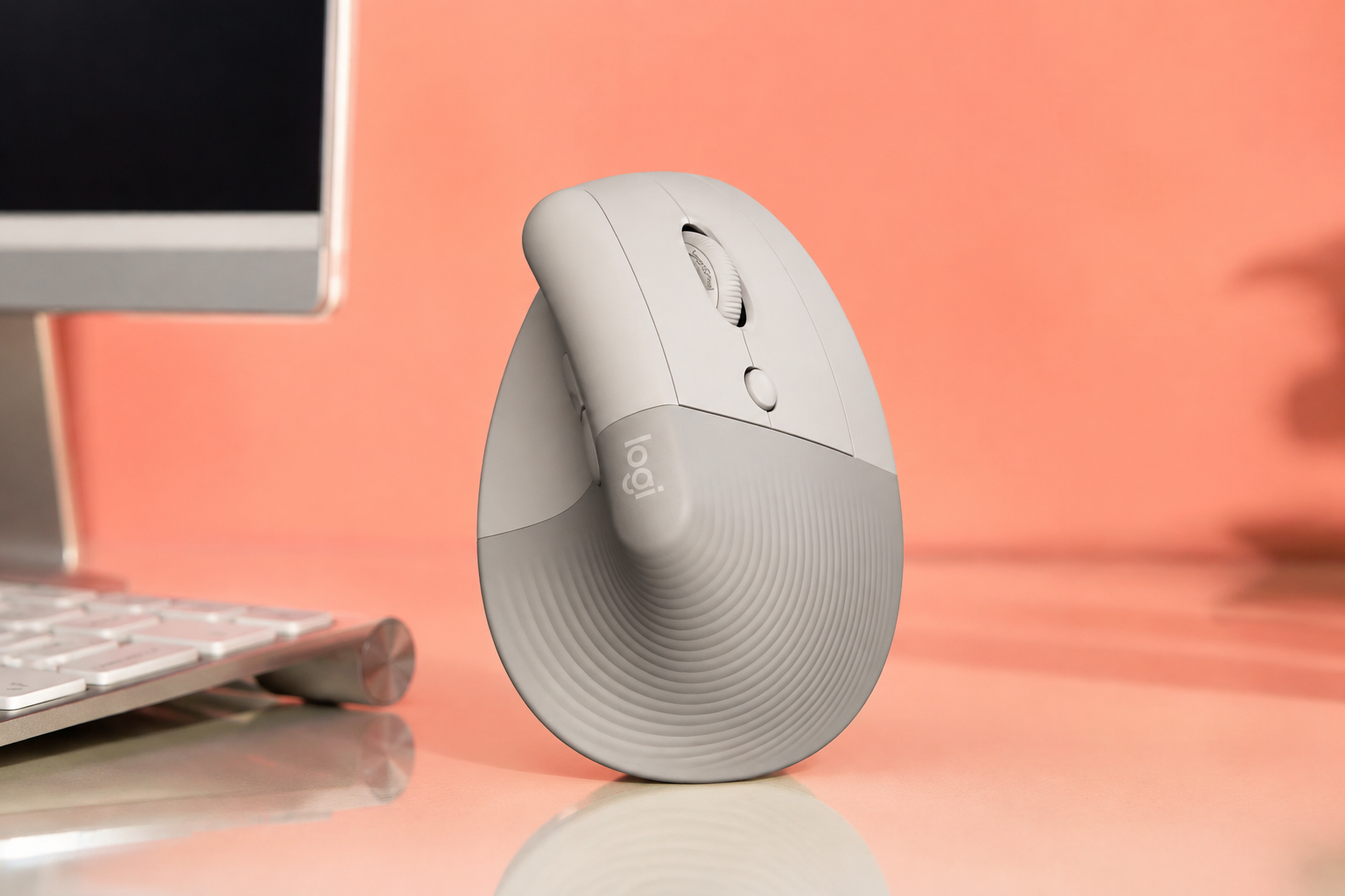 Logitech Lift al 45%, il mouse verticale per lavorare comodi tutto il giorno