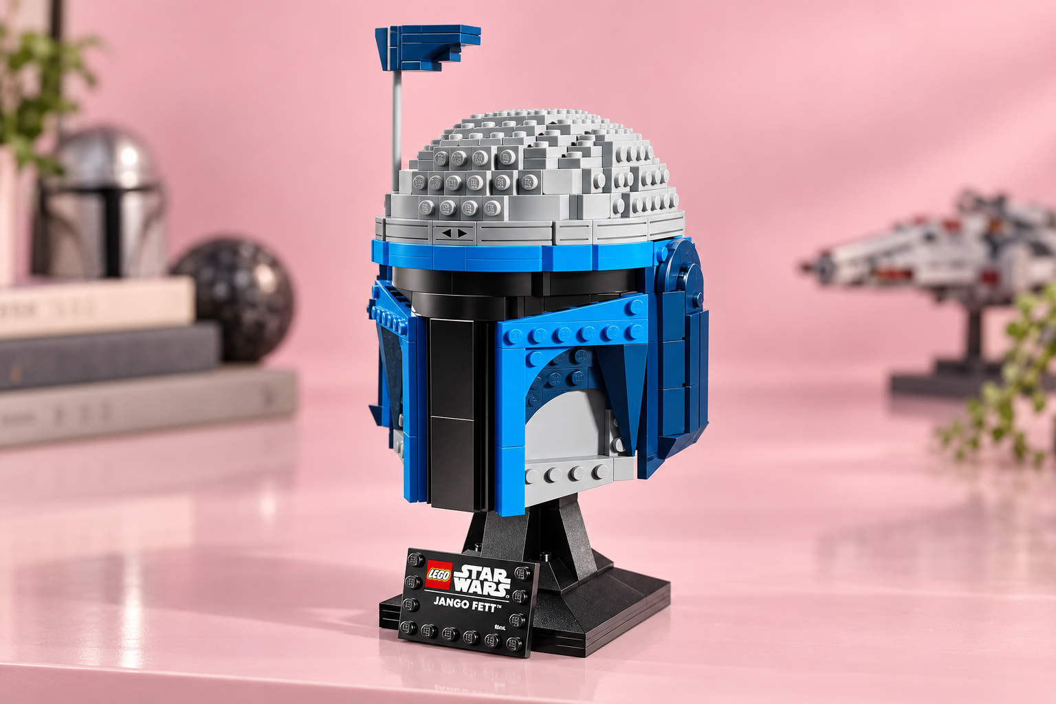 Il LEGO Star Wars Casco di Jango Fett ora costa 60,99€ e fa scena in vetrina