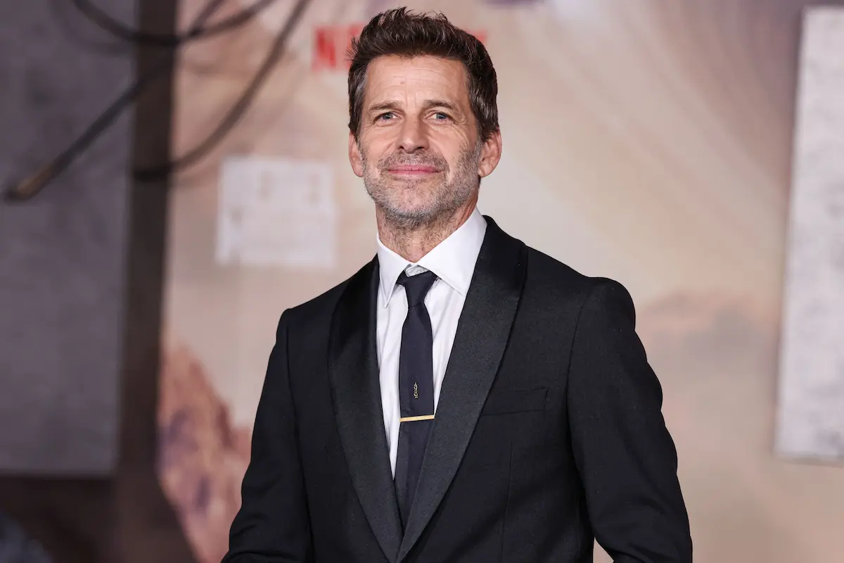 Zack Snyder rifiuta la formula Marvel: i supereroi sono mitologia