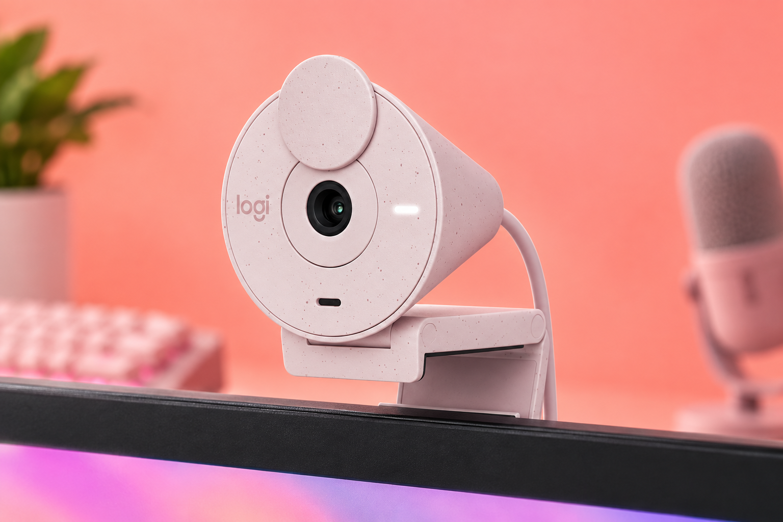 Logitech Brio 300 a 34,64€, mai costata così poco per call e streaming