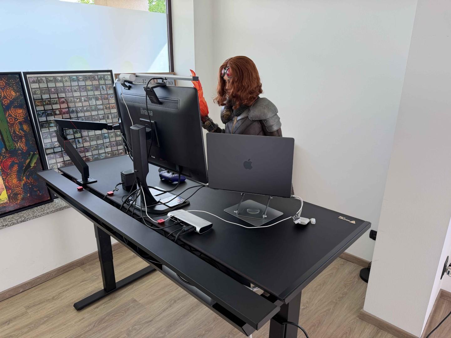 Recensione Secretlab Magnus Pro, la miglior scrivania che si possa desiderare