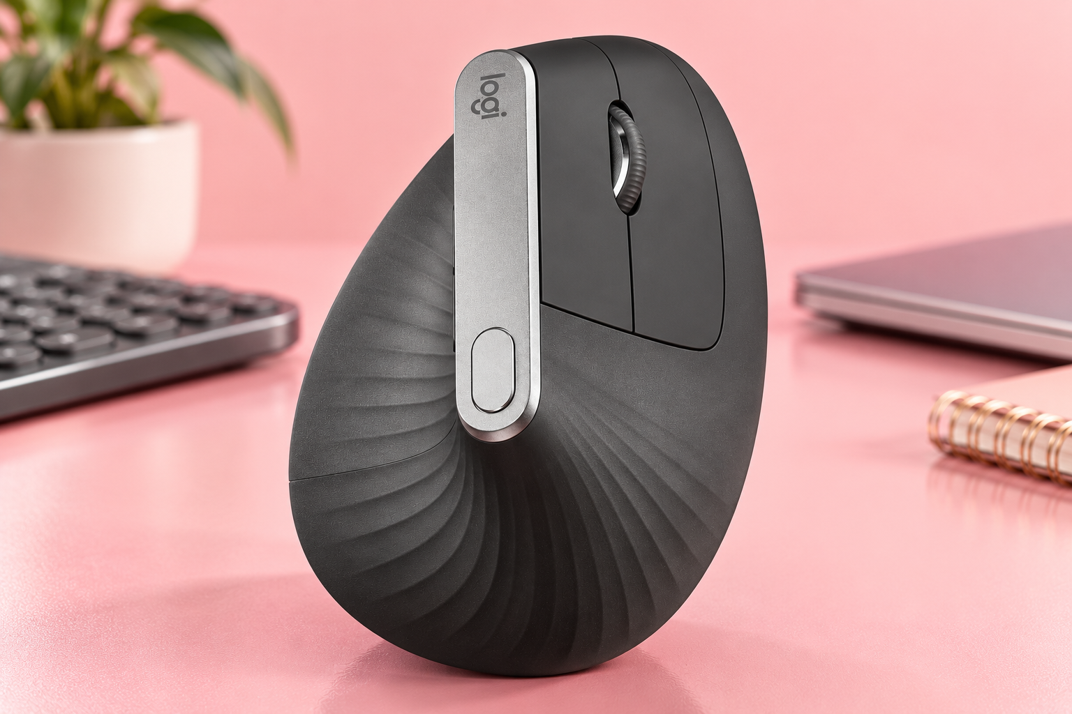 Anteprima: Logitech MX Vertical con il 40% di sconto, per lavorare comodi al PC