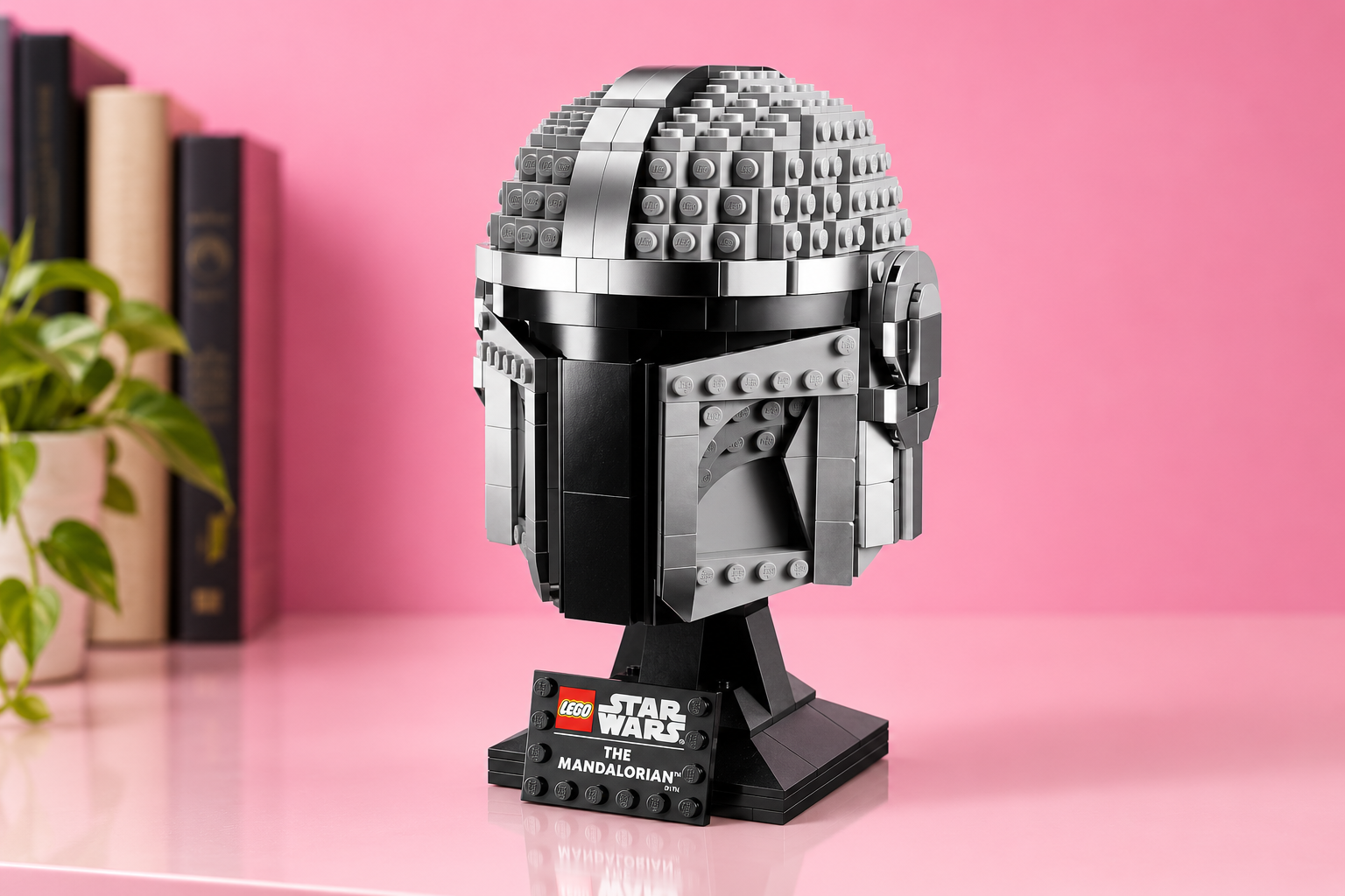 LEGO Star Wars Casco del Mandaloriano a 48,99€, da costruire e sfoggiare