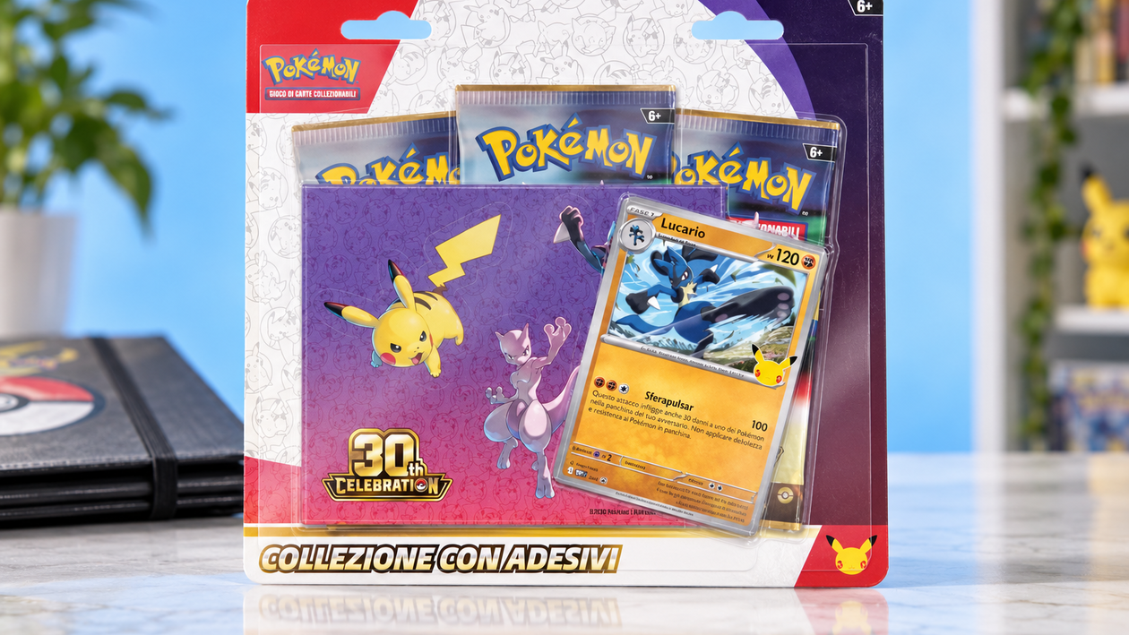 Immagine di Pokémon Lucario 30° Anniversario al -40%: tre buste e una promo da collezionare