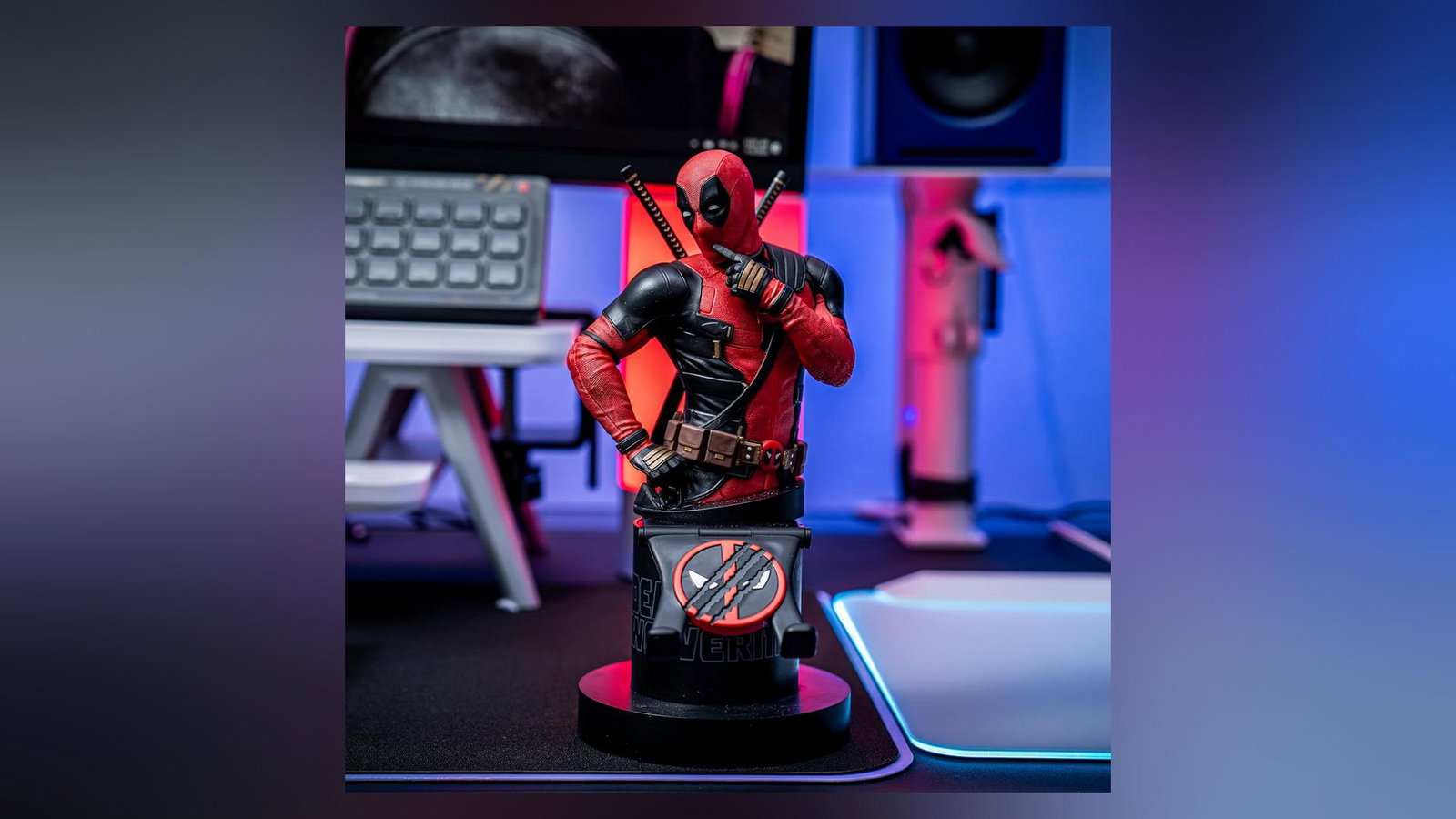 Il supporto Marvel Deadpool costa 22,17€ e tiene il pad in bella vista