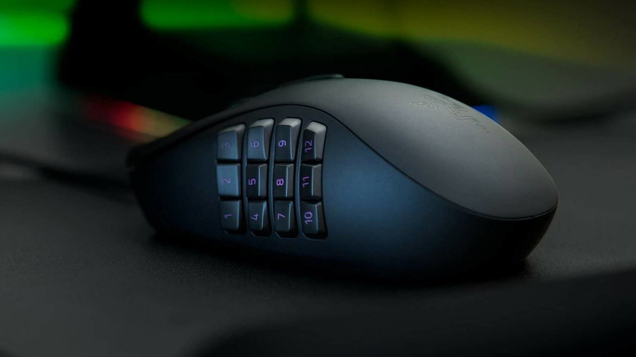 Immagine di Razer Naga Trinity, mouse gaming modulare, ora a metà prezzo per il Prime Day!