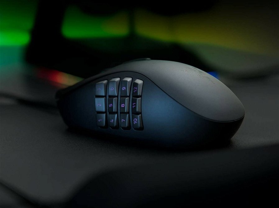 Immagine di Razer Naga Trinity, mouse gaming modulare, ora a metà prezzo per il Prime Day!