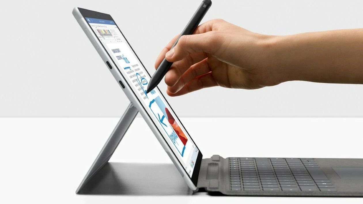 Immagine di Preordina Surface Laptop Go o Pro X e ricevi fino a 500 euro di rimborso!