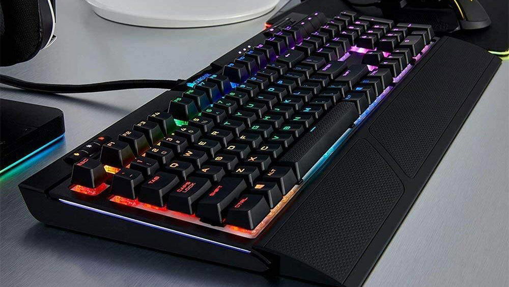 Immagine di Tastiere, mouse, cuffie ed altri accessori gaming Corsair con sconti sino al 43% tra le offerte del giorno Amazon