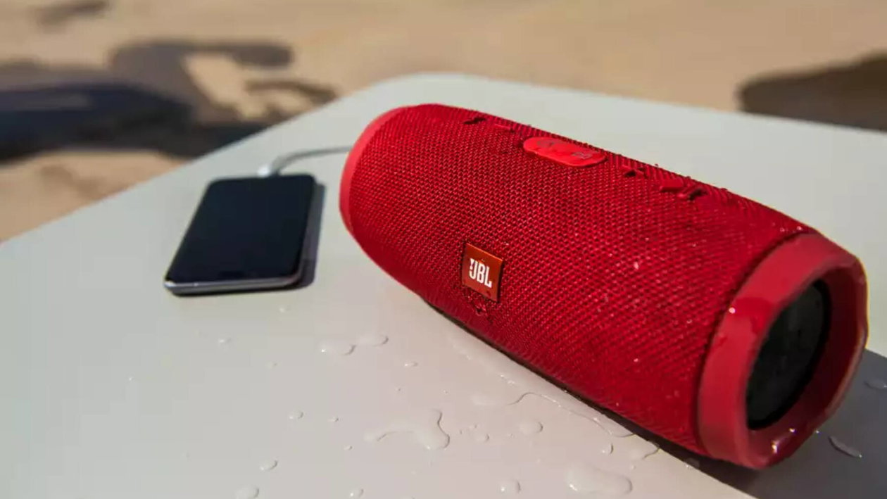 Immagine di Cuffie, auricolari e speaker JBL con sconti sino al 58% tra le offerte del giorno Amazon