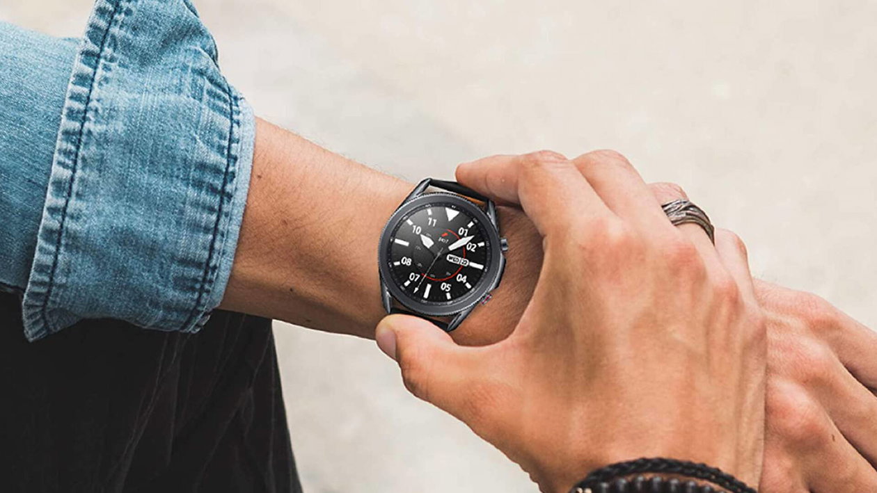 Immagine di Smartwatch e smart band, le offerte della Black Friday Week
