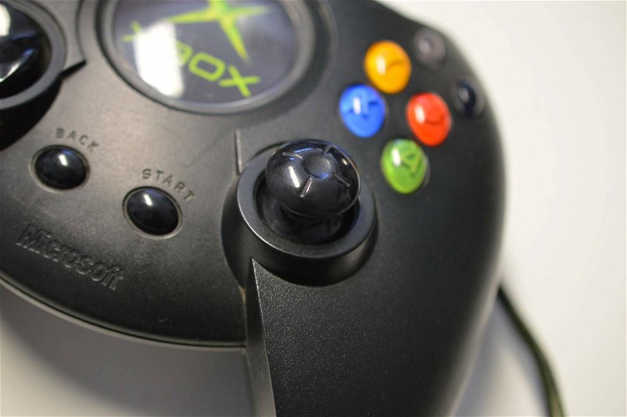Immagine di Il nomignolo dell'enorme controller Xbox e l'ammissione: "sottovalutammo la sfida giapponese"