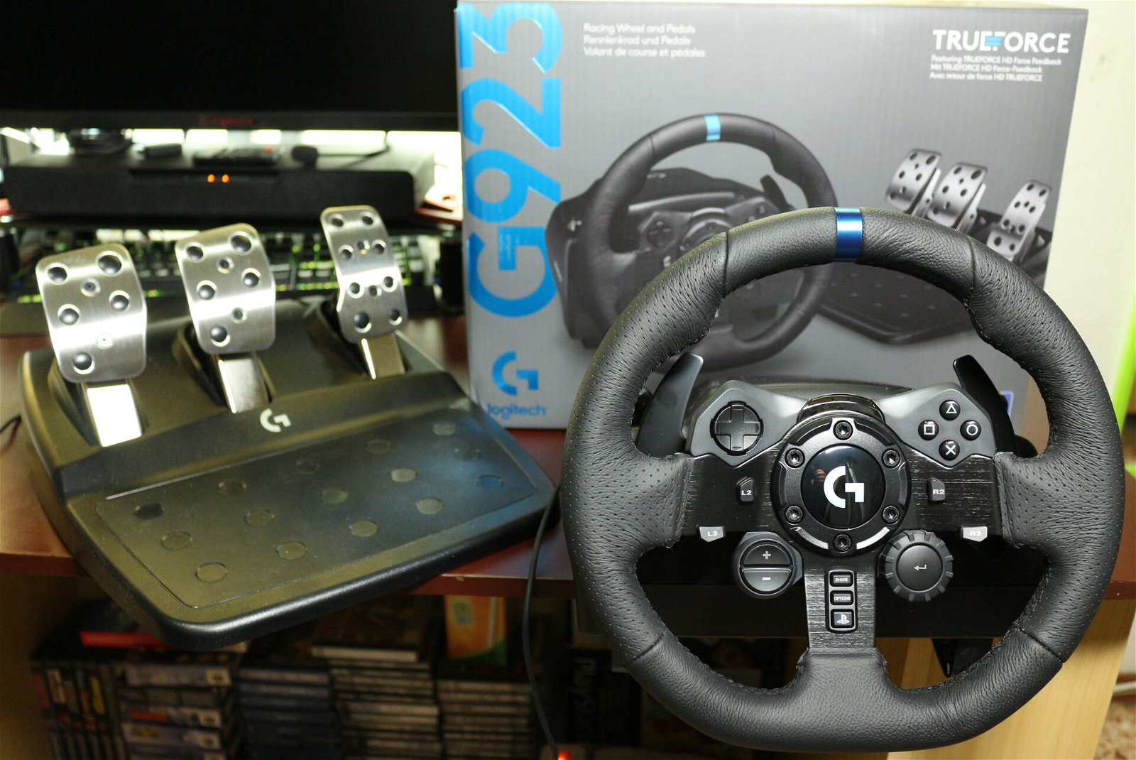 Logitech Volante + Pedaliera - G923 Racing Wheel