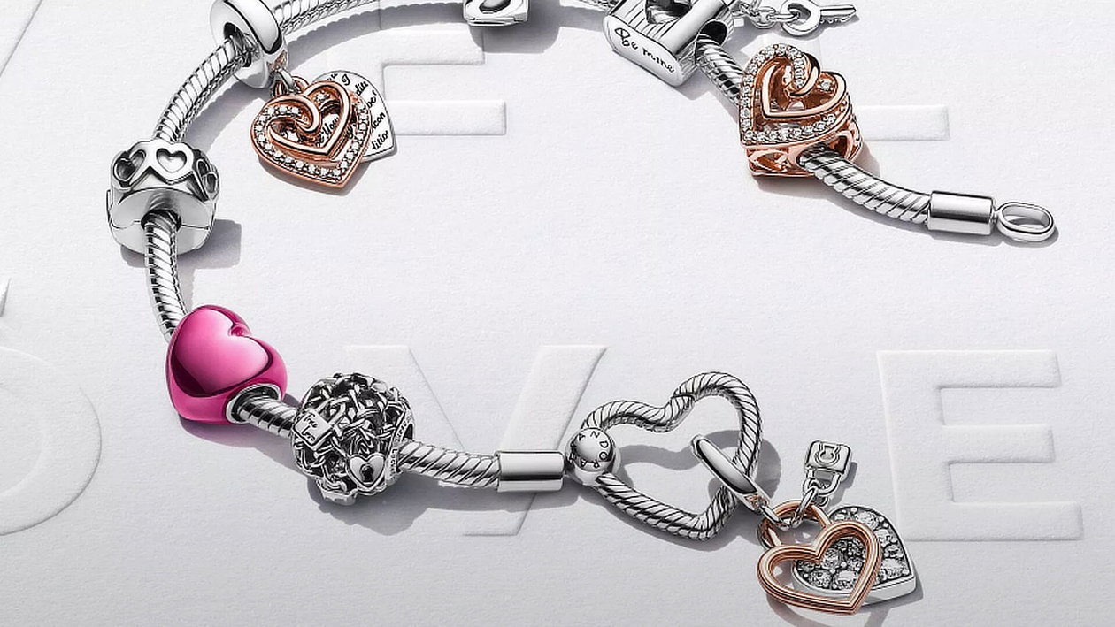 Immagine di San Valentino Pandora: regala un gioiello personalizzato alla tua persona amata