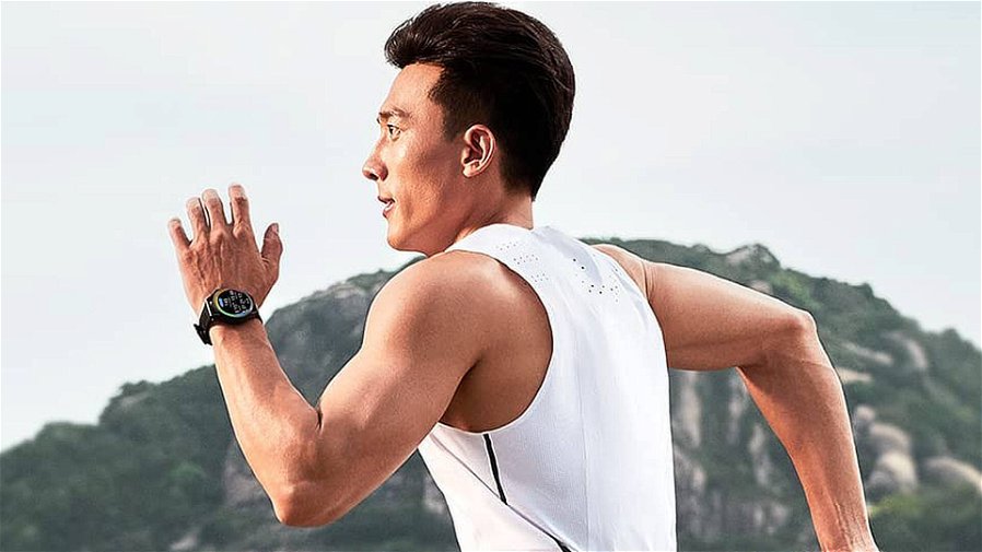 Immagine di Bomba Amazon! Acquista Huawei Watch GT Runner in sconto e ricevi gratis le FreeBuds 4i!