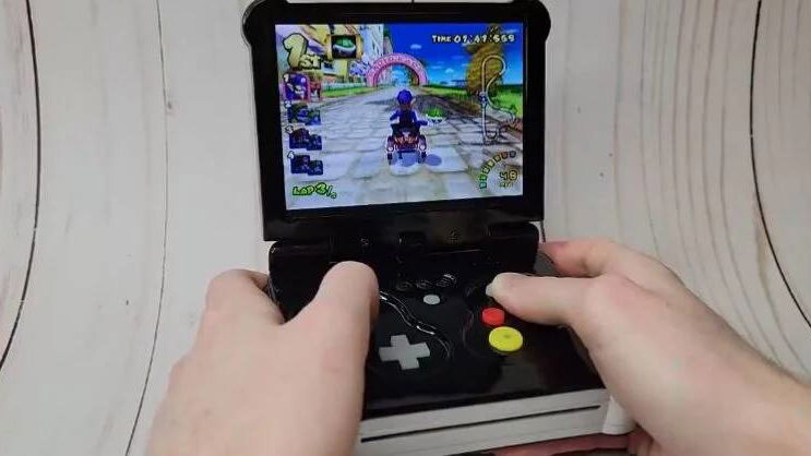 Immagine di Una nuova console portatile Nintendo? Qualcuno ci ha pensato, ed è realtà