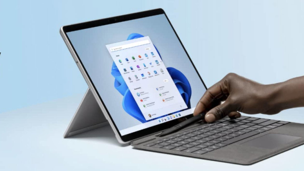 Immagine di Microsoft Surface Pro 8, tra i migliori notebook 2 in 1 sul mercato: oltre 200€ su Amazon!