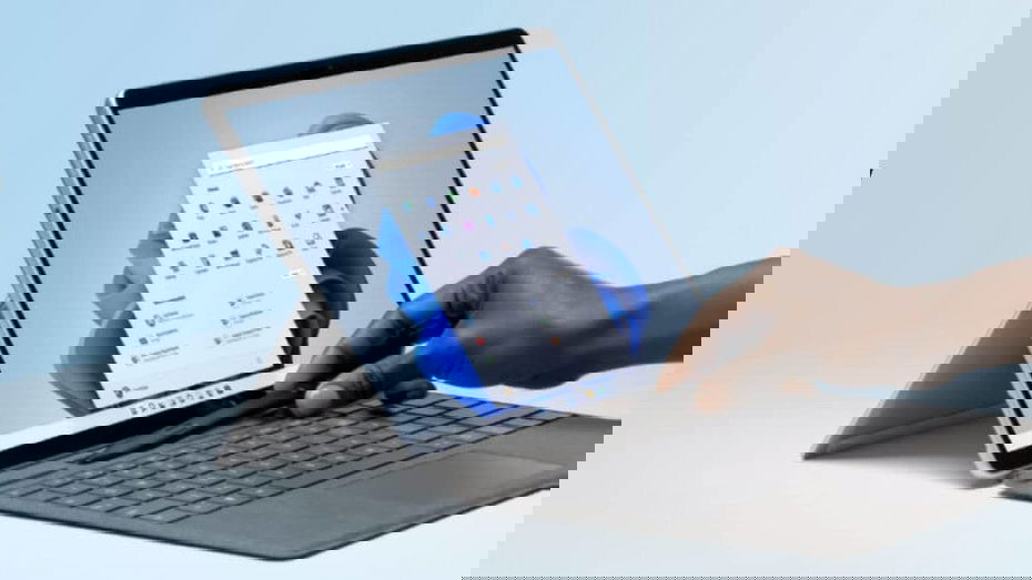 Immagine di Microsoft Surface Pro 8, tra i migliori notebook 2 in 1 sul mercato: oltre 200€ su Amazon!