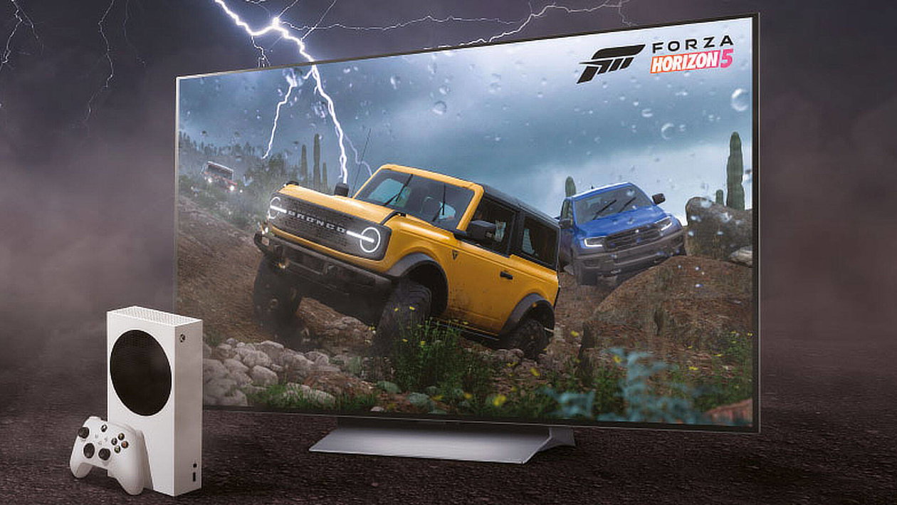Immagine di Bundle smart TV LG OLED da 65" con Xbox Series S con uno sconto di 300 euro su Amazon!
