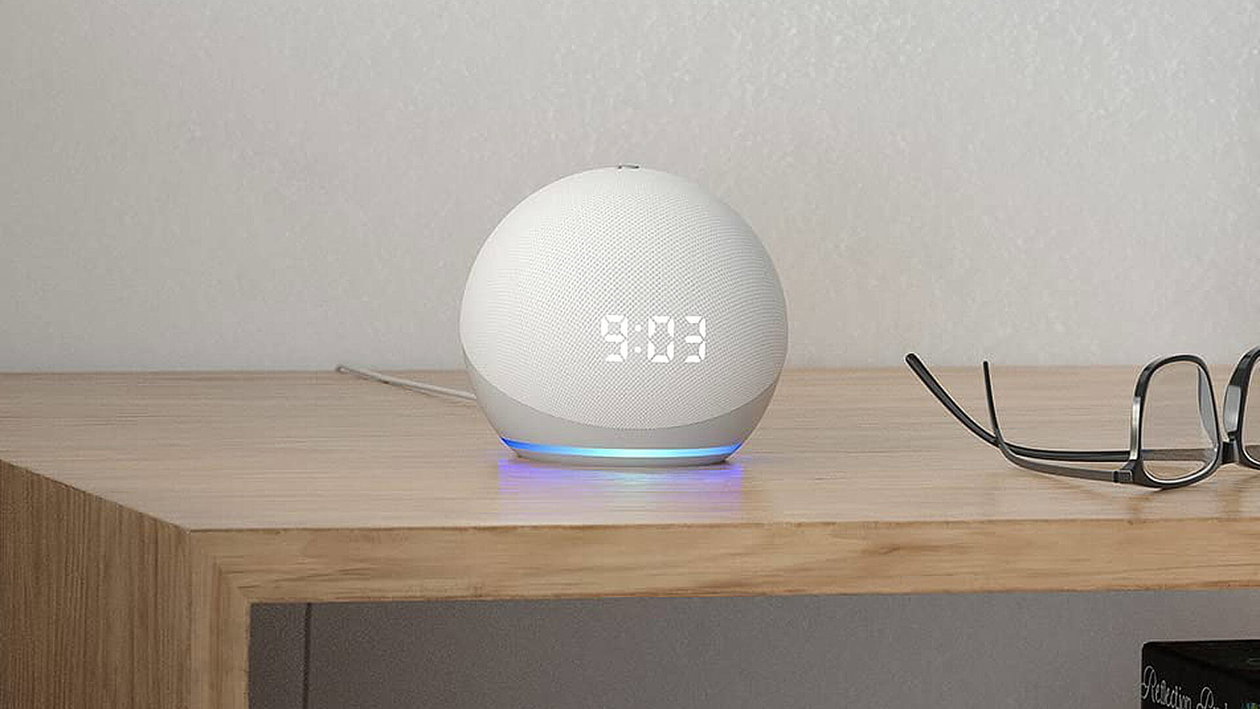 Immagine di Echo Dot di 4ª generazione con orologio integrato a metà prezzo su Amazon!
