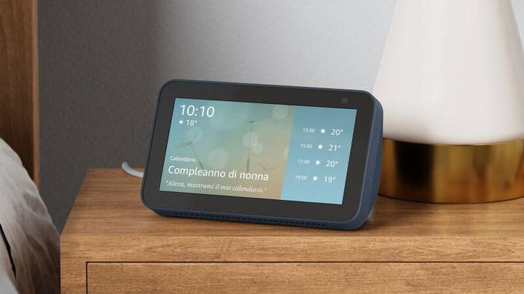 Due Echo Show 5 con lampadina smart Philips Hue a meno di 74€ su Amazon! -61%