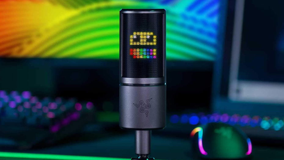 Immagine di Lo spettacolare Razer Seiren Emote ora in sconto del 47% su Amazon