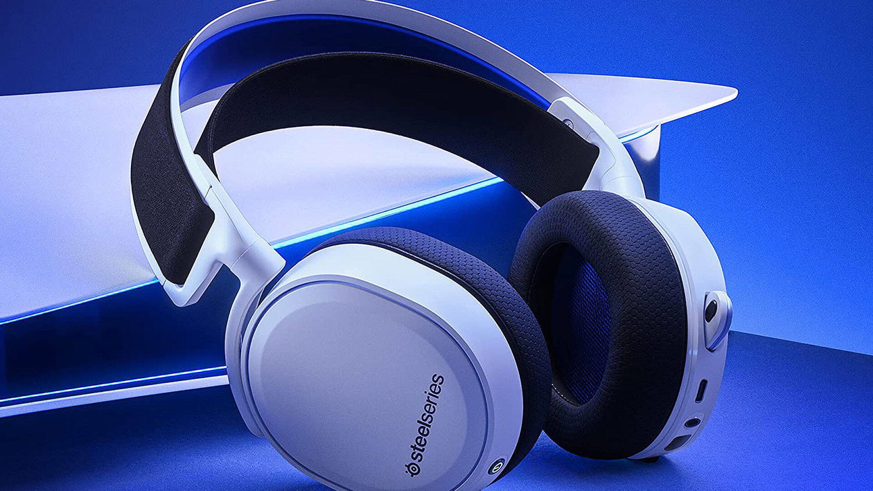 Immagine di SteelSeries Arctis 7P+,cuffie gaming wireless al top, con uno sconto del 25% su Amazon!