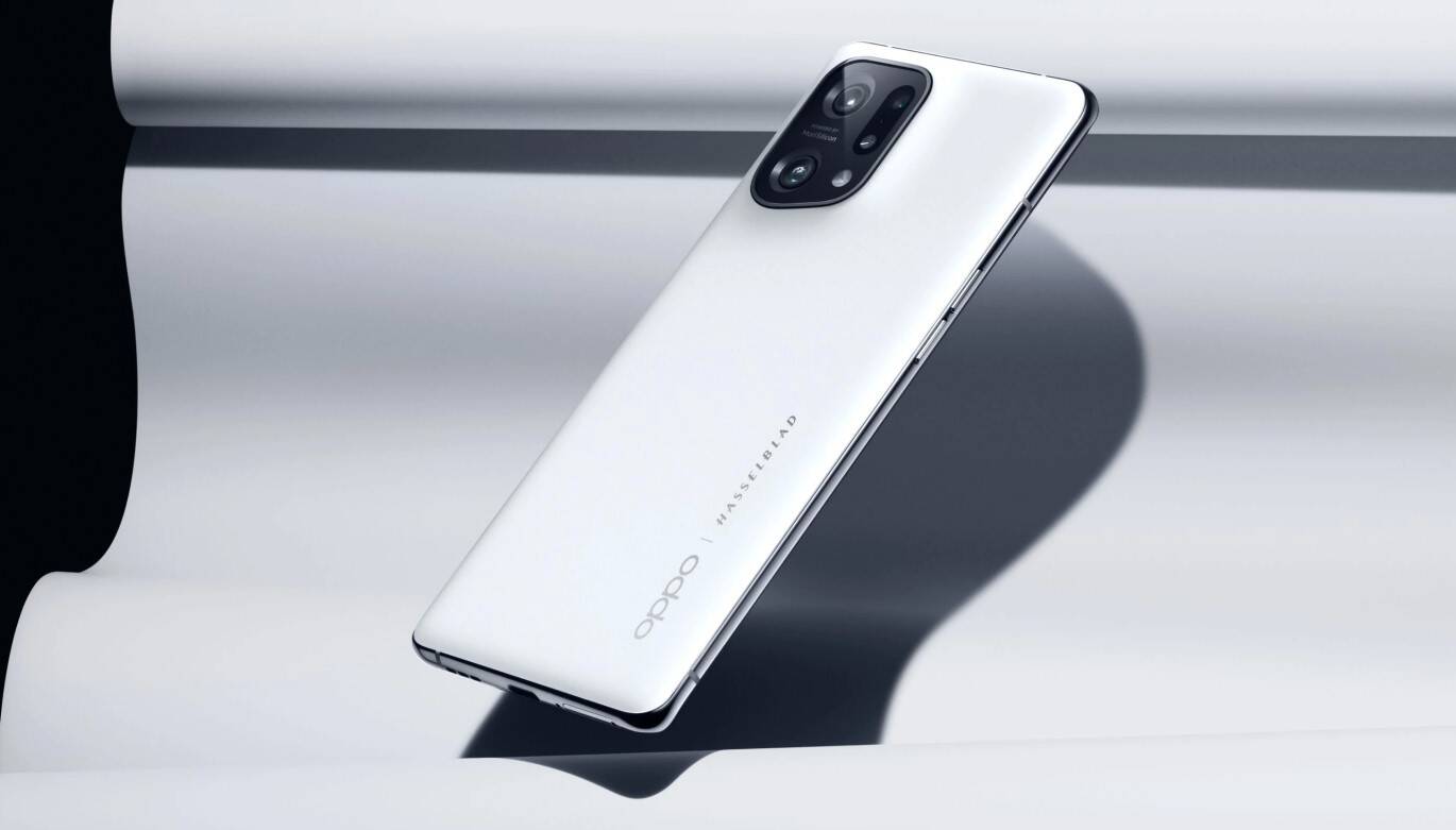 OPPO Find X5, smartphone al top, ora scontato del 31%! Regalo di Natale stupendo!