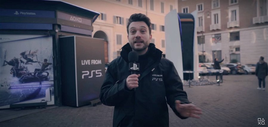 Immagine di Una PS5 gigante a Roma celebra il ri-lancio delle console, ora che la crisi di scorte è alle spalle